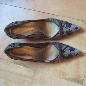 Tan and black kitten heels Ann Taylor 8 1/2